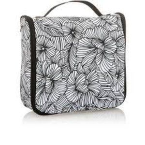 NEW - Hanging Traveler Case - Garden Sketch